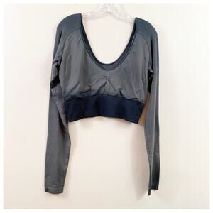 Nike Ombre Gray/Black Scoop Neck Long Sleeve Cropped Top